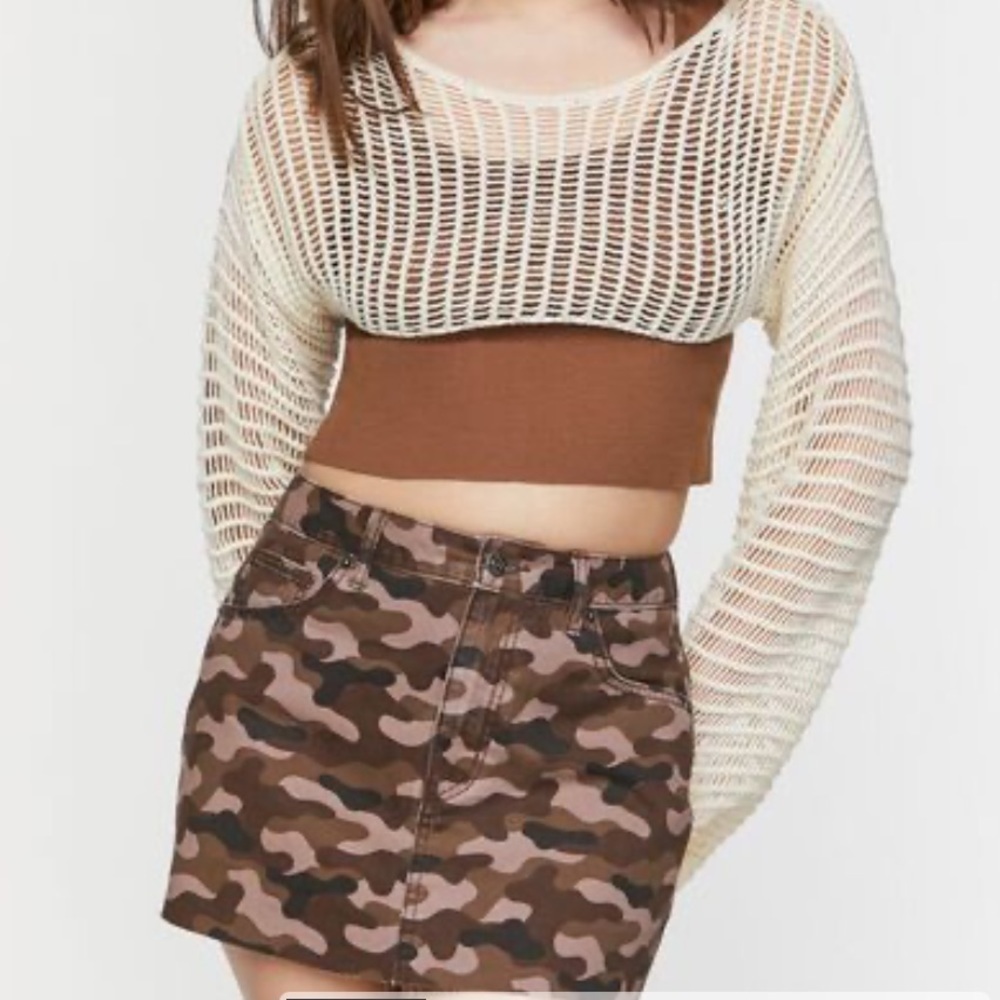 NWT Forever 21 Camo Rrint Raw Hem Mini Skirt Brown Size M